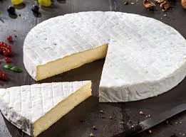BRIE GROOT per kg